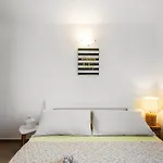 1 Bedroom Cozy In