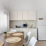 アパート 1 Bedroom Cozy In イェゼラ