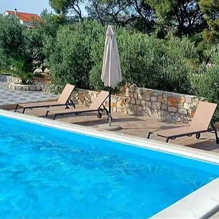 1 Bedroom Cozy In דירה *