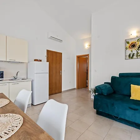 Apartment 1 Bedroom Cozy In