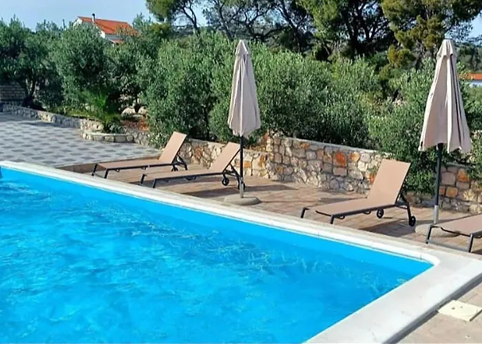 1 Bedroom Cozy In Appartement *